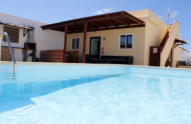Casa de vacaciones 'Casa Vieja' con vistas a la montaña, piscina privada y Wi-Fi