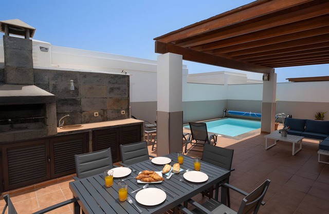 Vacation Home 'De Los Suenos' with Mountain View, Private Pool and Wi-Fi