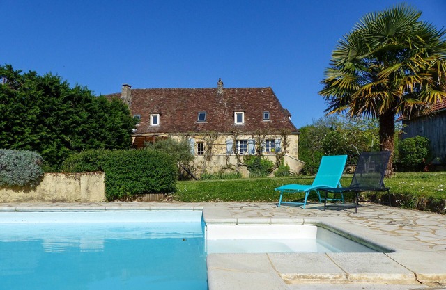 Casa de vacaciones "Le Bonheur Dans Notre Pré" con piscina climatizada privada & terraza & Wi-Fi