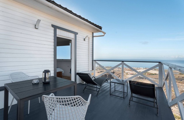Casa de vacaciones 'Ático El Balcón De Adeje' con vistas al mar, Wi-Fi y aire acondicionado