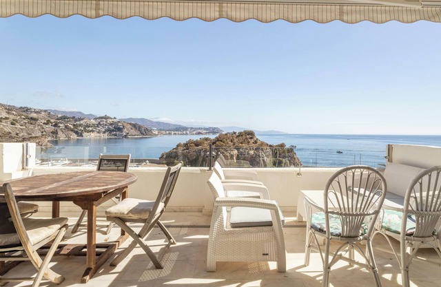Casa de vacaciones "Vista Marina" cerca de la playa con vistas al mar, Wi-Fi y aire acondicionado