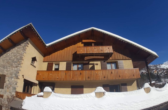 Alquiler temporal en Serre Chevalier 1400 en un chalet - centro de la localidad
