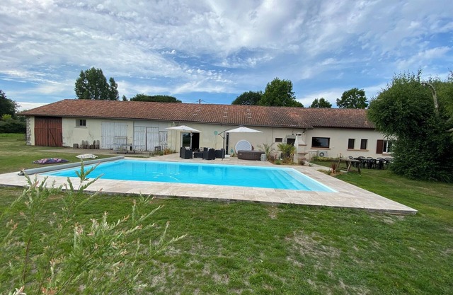 Alquiler vacacional Casa con piscina, sauna, spa cerca playas para 15 personas