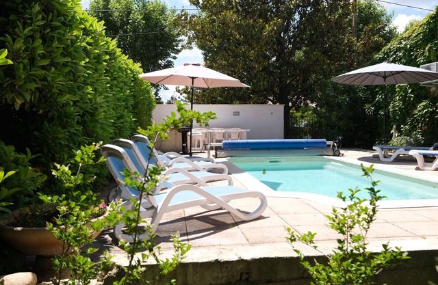 Bonito Alquiler de Vacaciones en el Pueblo de Mouriès en el Corazón de los Alpilles