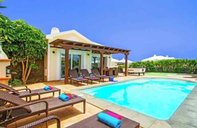 Villa 'Mar' con piscina privada, Wi-Fi y aire acondicionado