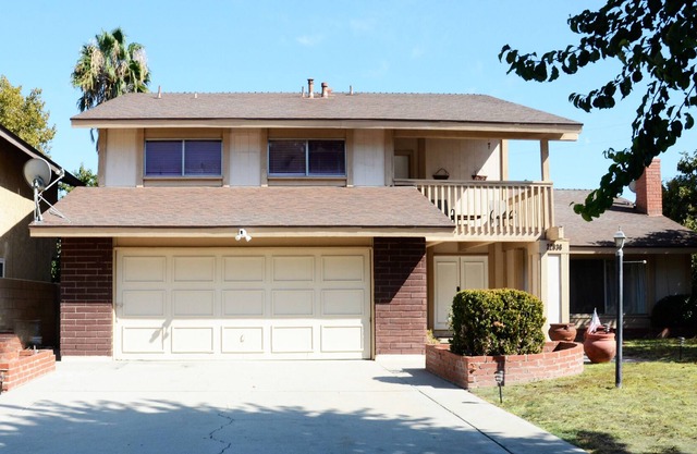 Valley Gem, luxurious 5 bedroom , 3 bath, sleeps 12