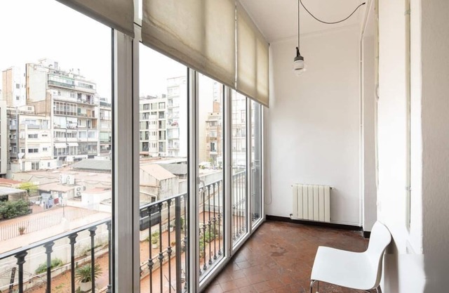 VARIOS APTOS. BARCELONA CENTRO, 8/10 pers./apto.