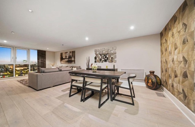 Vauxhall House, Riverside luxury apartment