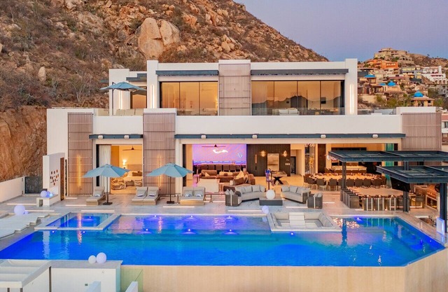 20% Discount on Ultra Luxury Pedregal Villa now!