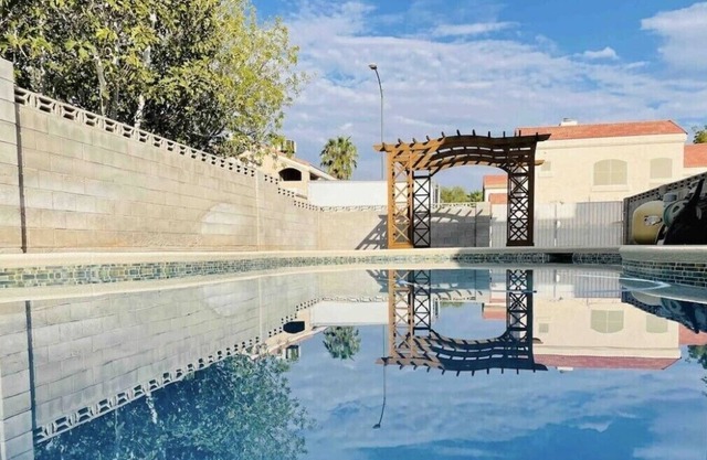 Vegas Serenity w/Pool & Spa