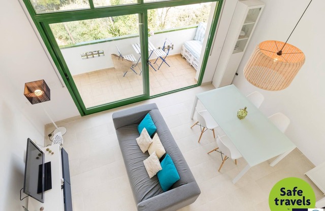 Vela Blanca Sa Riera Duplex, Private parking