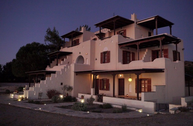 Villa de estilo veneciano con una majestuosa puesta de sol y vistas al mar Egeo. 200 metros de la playa