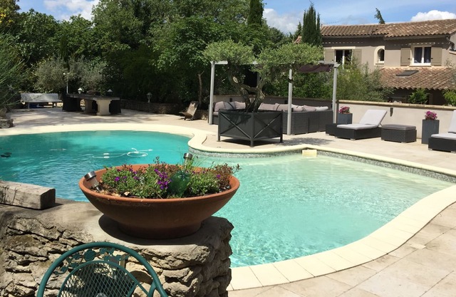 Muy bonita villa a los pies de los Alpilles junto a St Rémy de Provence