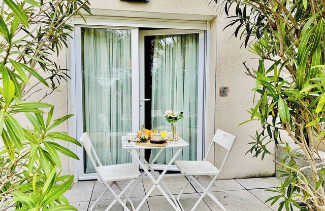 Very Beautiful Studio Terrace with Garage