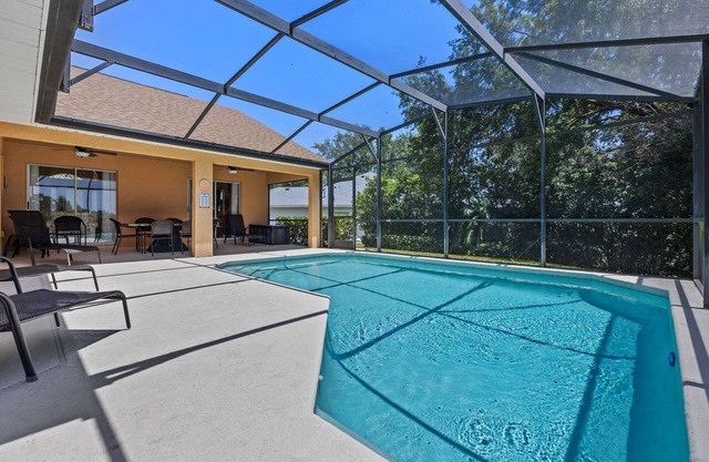 ¡OFERTAS DISPONIBLES! - Cerca de Disney! Piscina privada, sala de juegos, 2 King Masters!