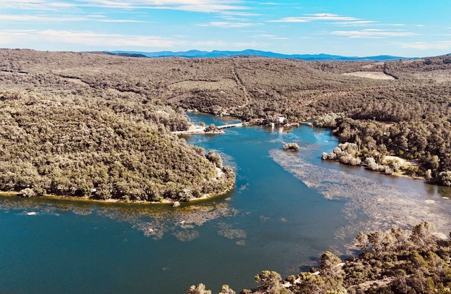 VILLA CON AIRE ACONDICIONADO, CON PISCINA, ÁRBOLES HERMOSOS, BONITA VISTA (LAGO CARCÈS)