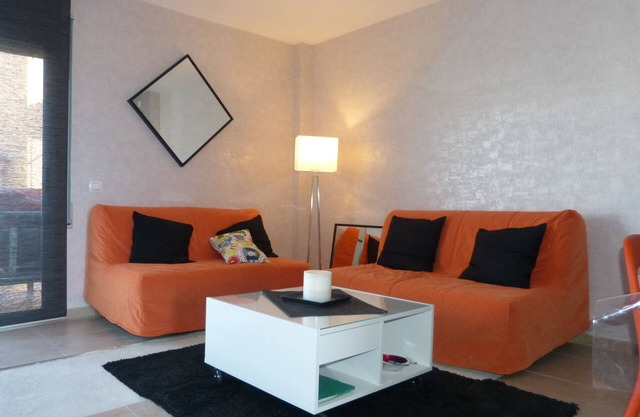 Muy bonito apartamento en residencia reciente.