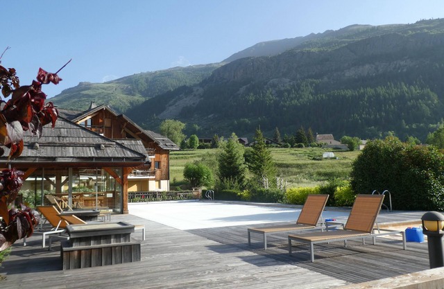 Muy bonito apartamento, en las pistas, con piscina y sauna