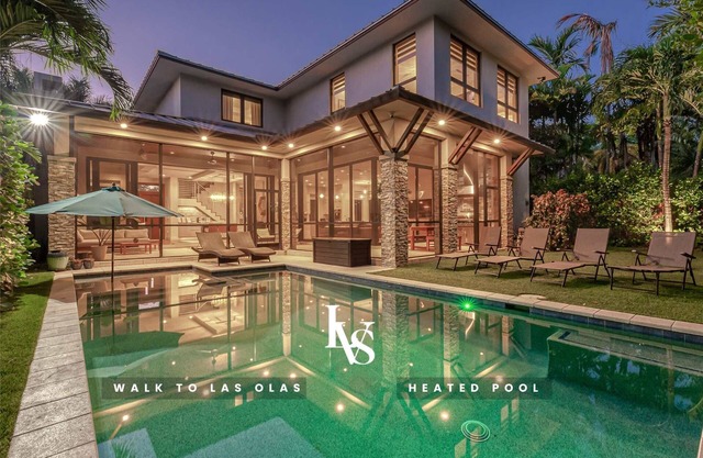 Victoria Villa - Walk to Las Olas - 4 Bed 4 Bath