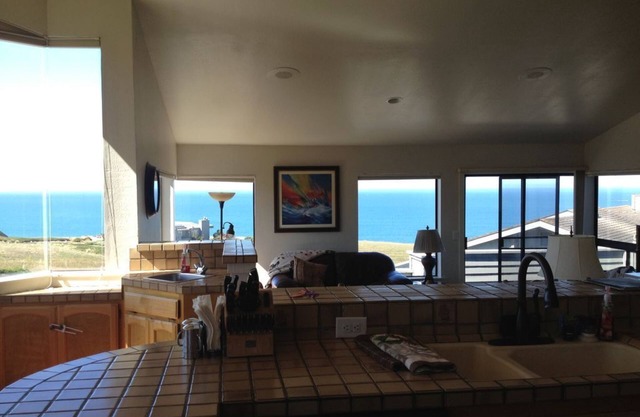 ¡¡¡Puntos de vista!!! 4 Bd / 3 BA; Gull Dr; Al otro lado del camino de la playa; Bañera de hidromasaje; 2-nt preguntar