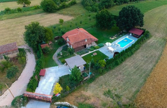 Vila Vuksanović Vrandol