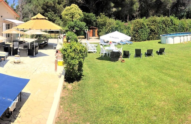 VILLA 250 m²/ 24 persons-2 SWIMMING POOLS -14 rooms on 9000m² enclosed - 5 mn beach