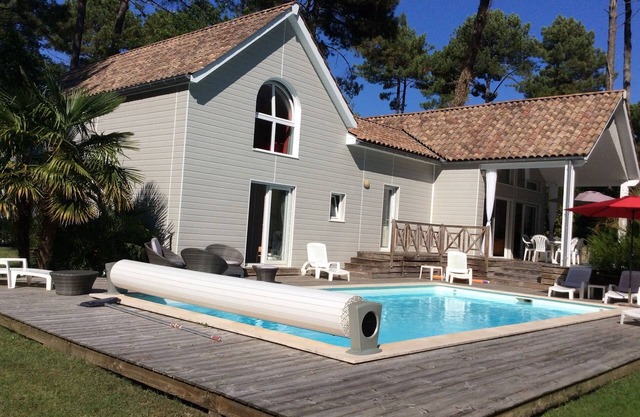 Villa de 4 *, tranquila, en campo de golf de 27 hoyos, piscina climatizada, playas: lago, océano,