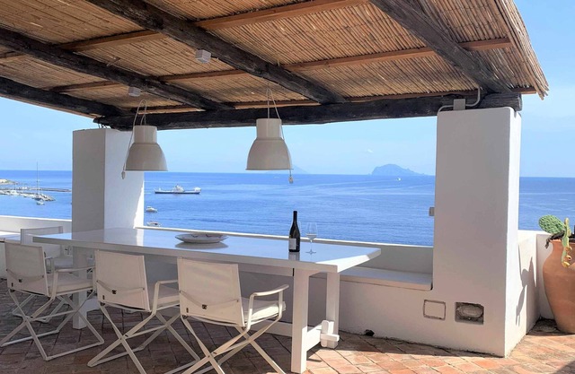 Villa "A Madonnuzza" overlooking the sea, splendid panoramic terraces