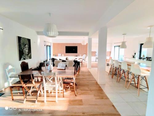 Villa "A Vida é Linda Santa Luzia"