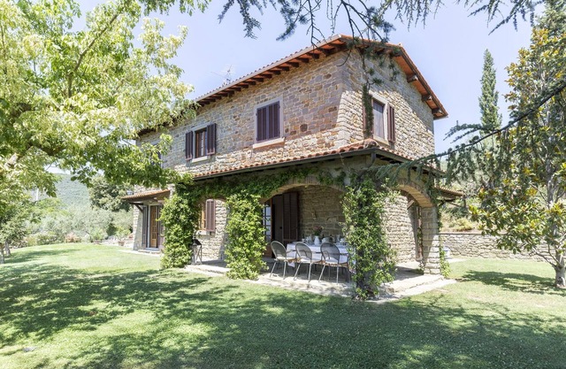 Villa Ai Cedri, posición montañosa, vista panorámica y piscina privada