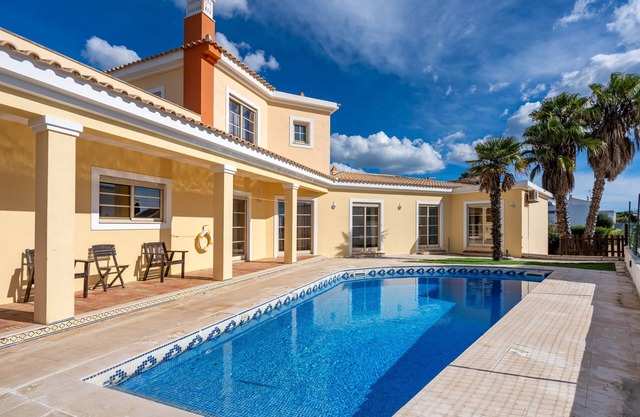 Villa 'Alvor' con vistas al mar, Wi-Fi y aire acondicionado