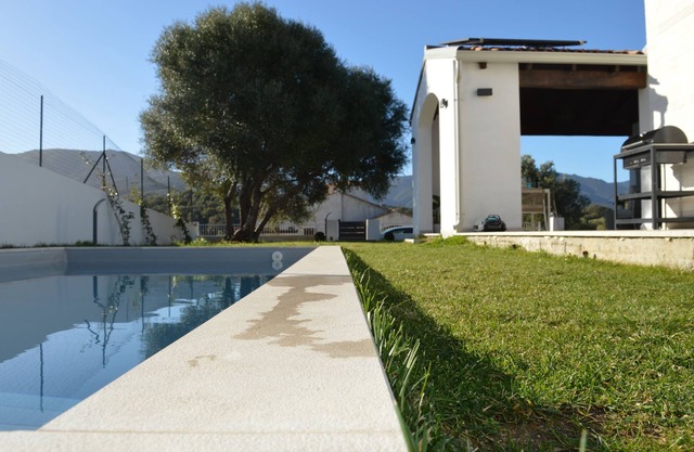 Villa Ami - Lussuosa Villa con Piscina a Soli 3 Minuti dal Mare