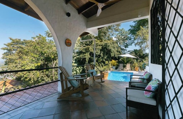 Villa Arturo Increíble vista al mar con piscina cerca de Manuel Antonio y Quepos