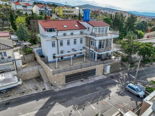 Villa Aurora