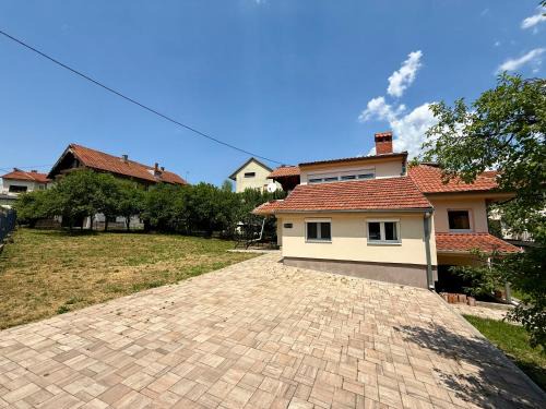 Villa Aurora