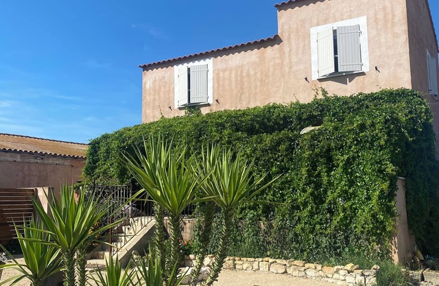 Villa Avec Piscine Partagée