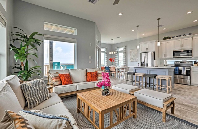 ‘Villa Azul’ Galveston Home: Modern & Beachfront!