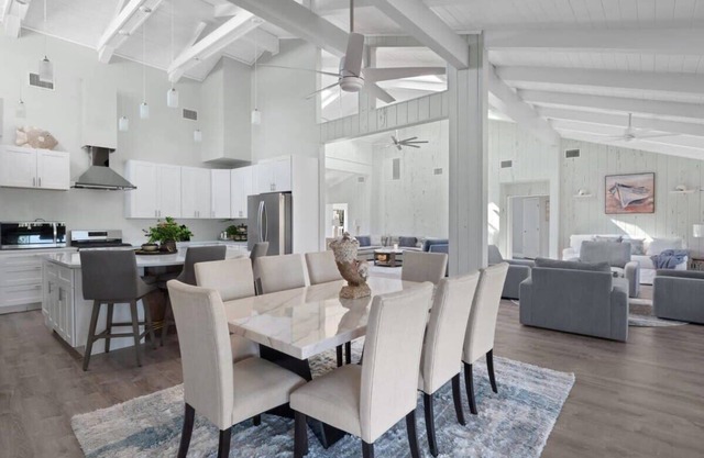 Villa Belle Mer- Executive Residence with Pool & Golf Cart