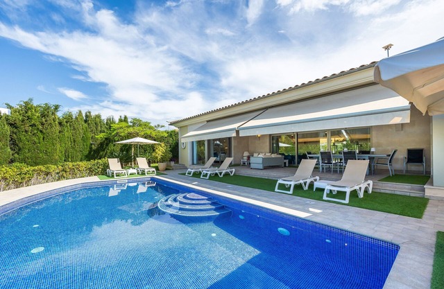 Villa Bellviure in Palma con vistas a la montaña, piscina privada, terraza y Wi-Fi