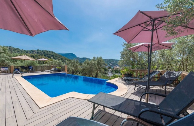 Villa "Can Baixo" con vistas al mar, Wi-Fi, jardín y piscina compartidos