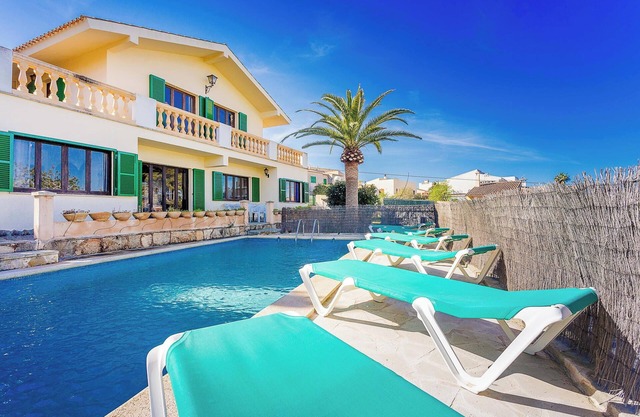 Villa Can Sard con piscina, Wi-Fi, jardín y terraza