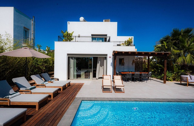 Villa 'Can Sole' con piscina privada, Wi-Fi y aire acondicionado