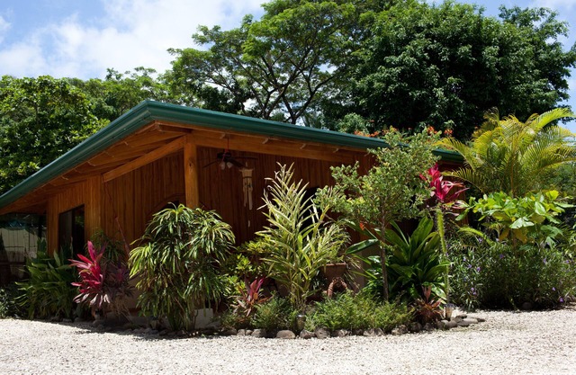 Villa CARAMBOLA de Villas Solar, Walk to Beach, Best Surf, Market & Restaurants