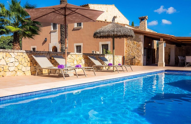 Villa "Cas Cuni" con piscina, terraza y Wi-Fi