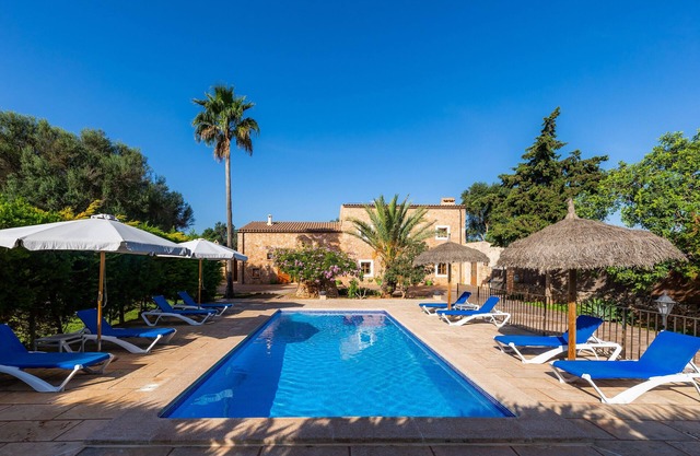 Villa "Cas Verros" con vistas a la montaña, piscina y Wi-Fi