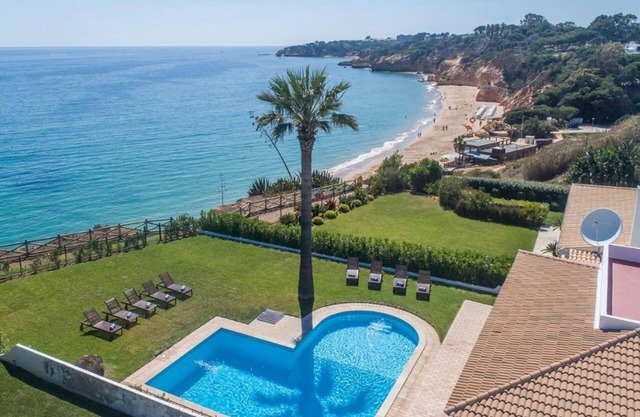 Villa Casa Amendoeiras by LovelyStay