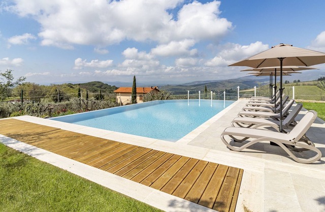 Villa Chimera White with private pool, Arezzo, Italy