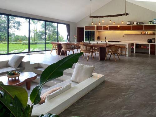 Villa Clove