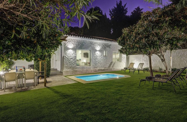 Villa Conchita Torremolinos - Modern villa close to beach, shops & restaurants