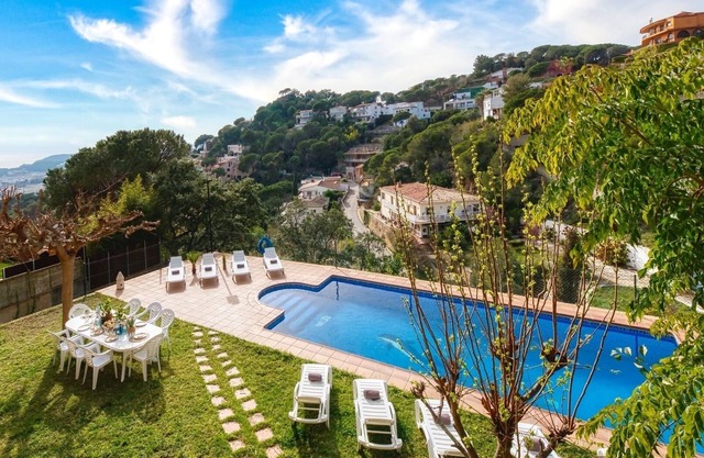 Villa 'Costacabana - Marysol' con vistas al mar, piscina privada y Wi-Fi